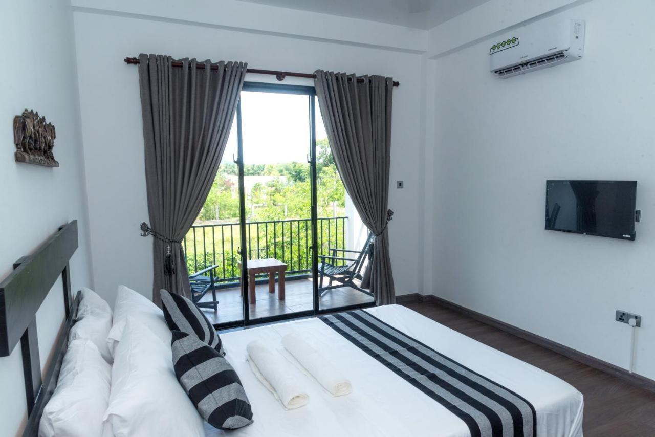 Black Mustang Hotel Dambulla Dış mekan fotoğraf