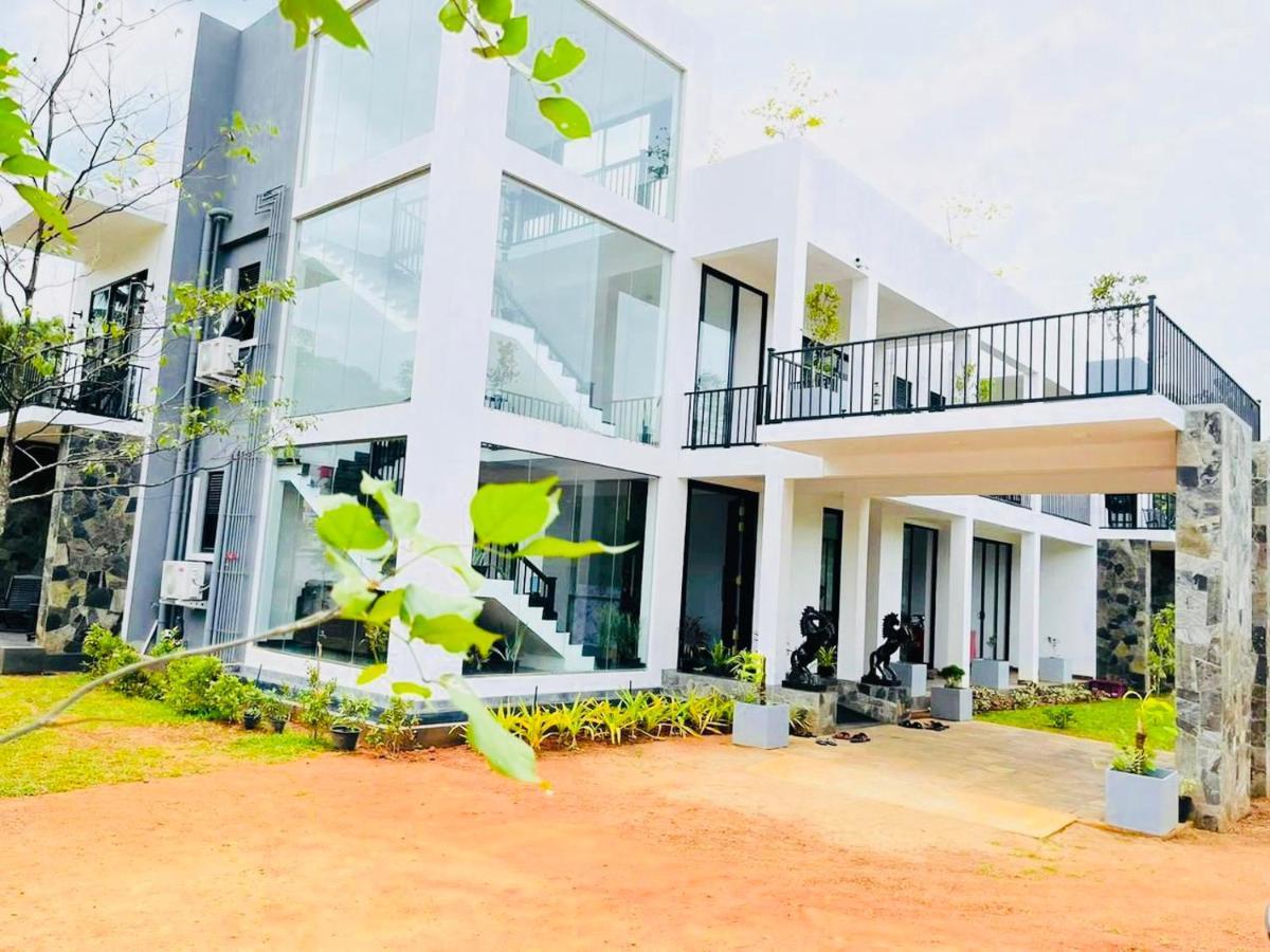 Black Mustang Hotel Dambulla Dış mekan fotoğraf