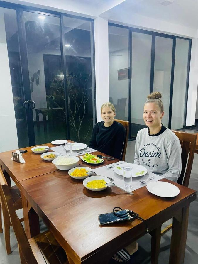 Black Mustang Hotel Dambulla Dış mekan fotoğraf