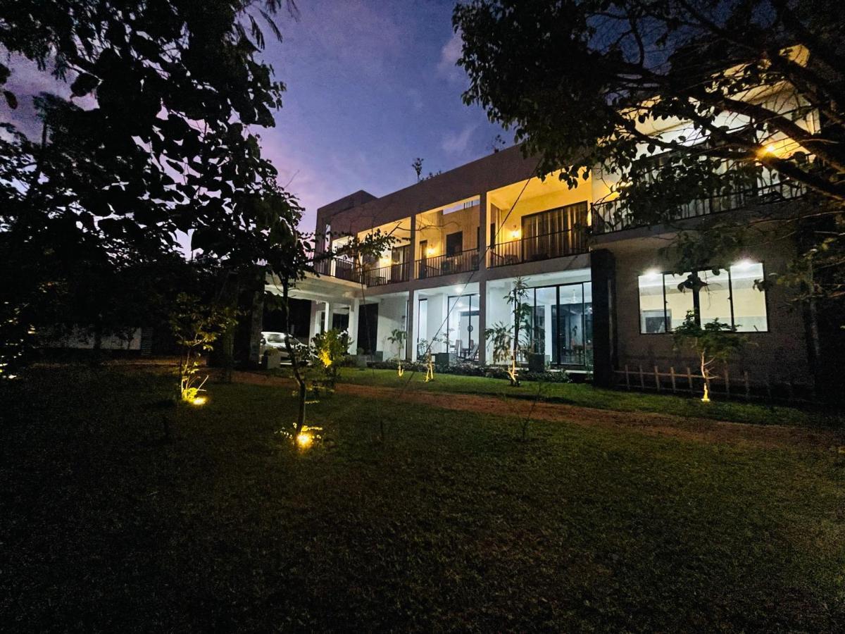Black Mustang Hotel Dambulla Dış mekan fotoğraf