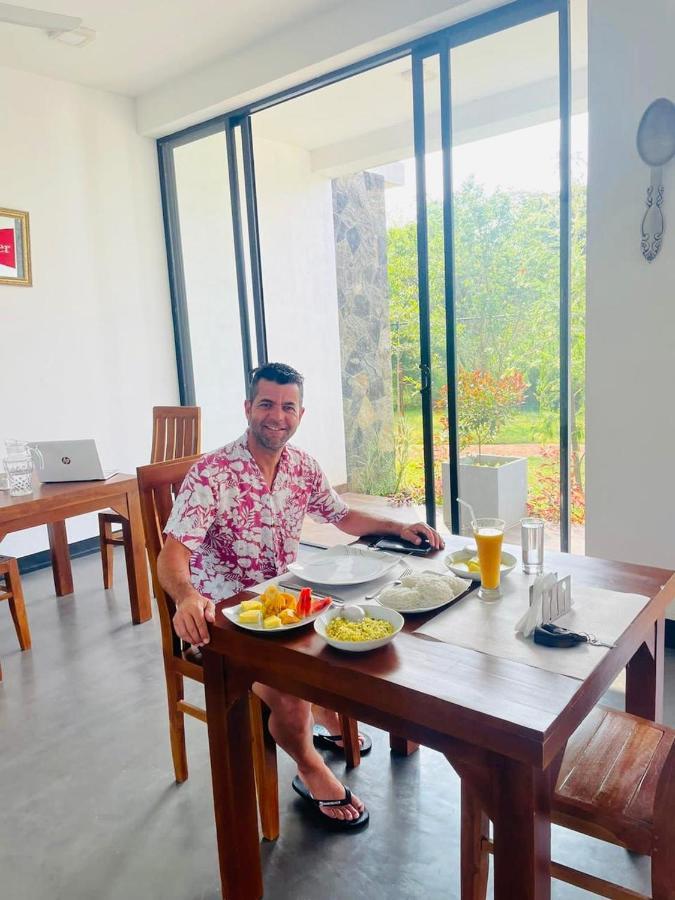 Black Mustang Hotel Dambulla Dış mekan fotoğraf